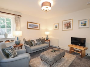 Cottage | Living area | Fireplace - Cormack Lodge - Brodie Castle (Forres)