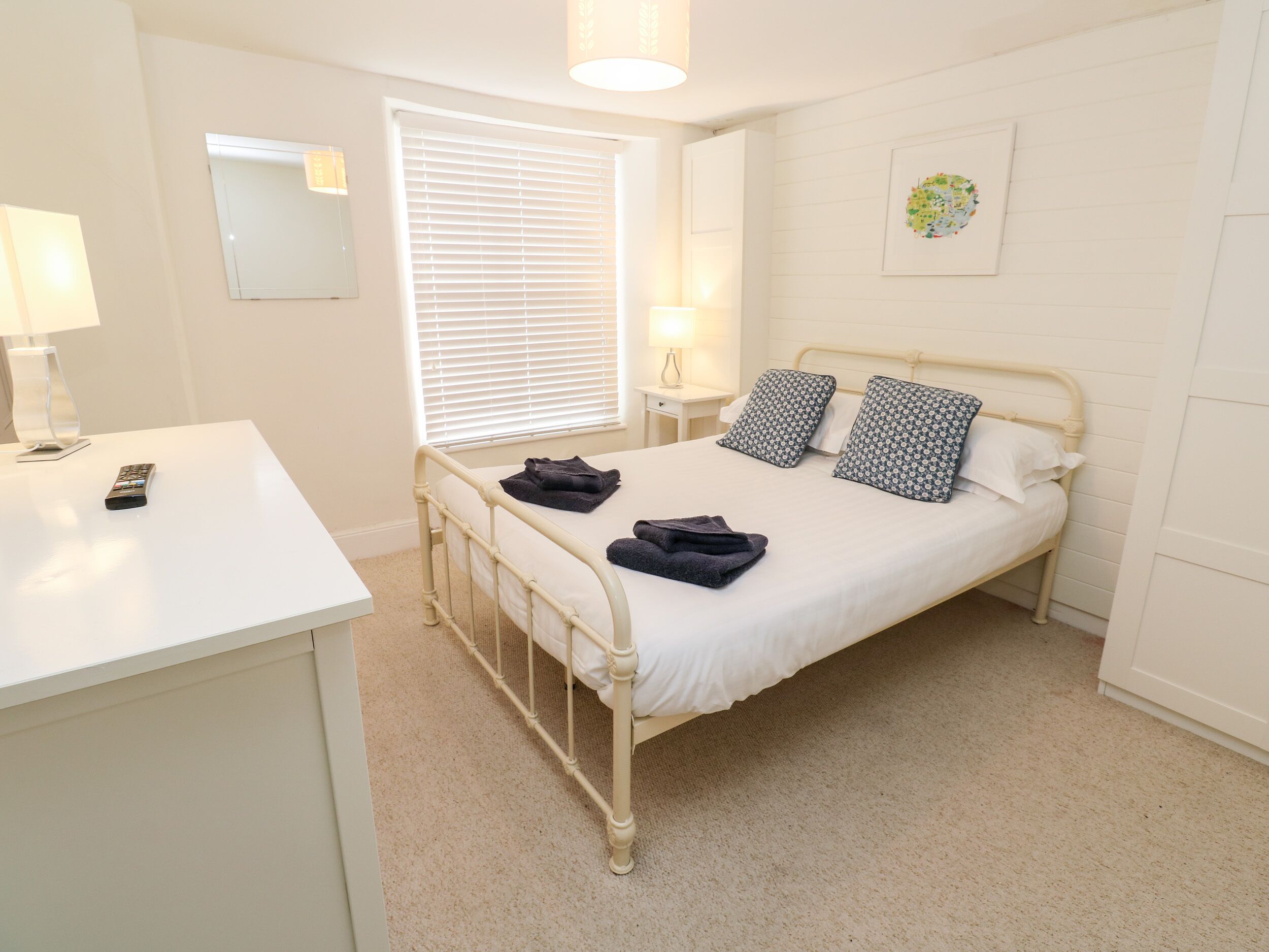 2 bedrooms, individually decorated, individually furnished, free WiFi