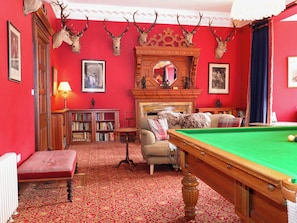 Cottage | Game room