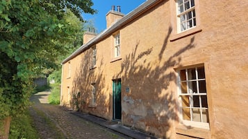 Cottage | Front of property