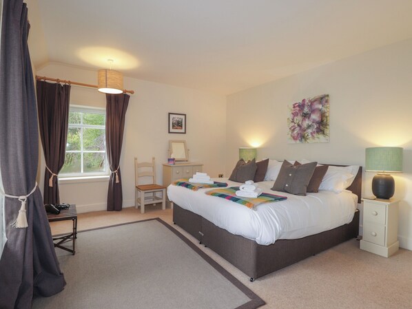 Cottage | 3 bedrooms, individually decorated, individually furnished, free WiFi