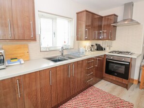 Ferienhaus | Eigene Küche | Kühlschrank, Wasserkocher, Toaster, Kochgeschirr/Geschirr/Besteck