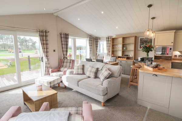 Cottage | Living room | Fireplace