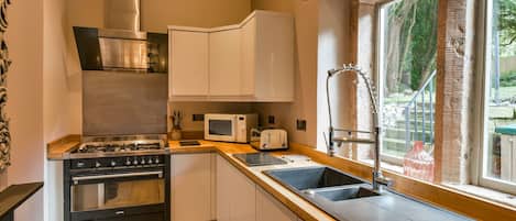 Cottage | Interior