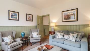 Cottage | Living area