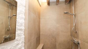 Cottage | Bathroom | Shower