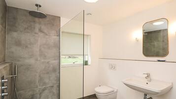 Cottage | Bathroom | Shower