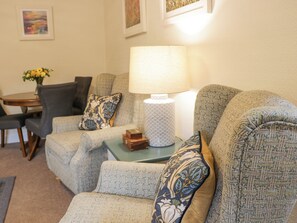 Cottage | Interior - Beechgrove Cottage - Pitmedden Gardens (Ellon)