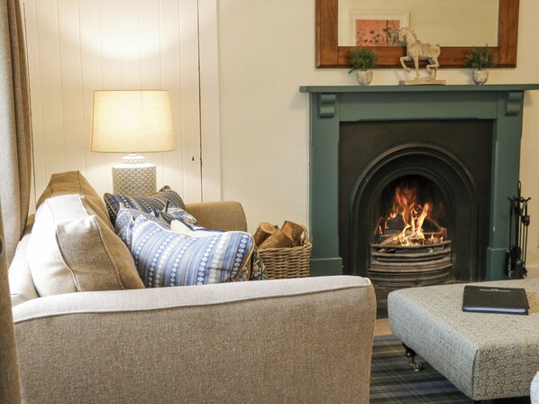 Cottage | Interior - Beechgrove Cottage - Pitmedden Gardens (Ellon)