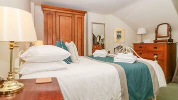 Cottage | 6 bedrooms, individually decorated, individually furnished, free WiFi