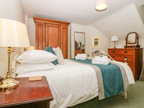 Casa de campo | 6 dormitorios, decoración individual, mobiliario individual