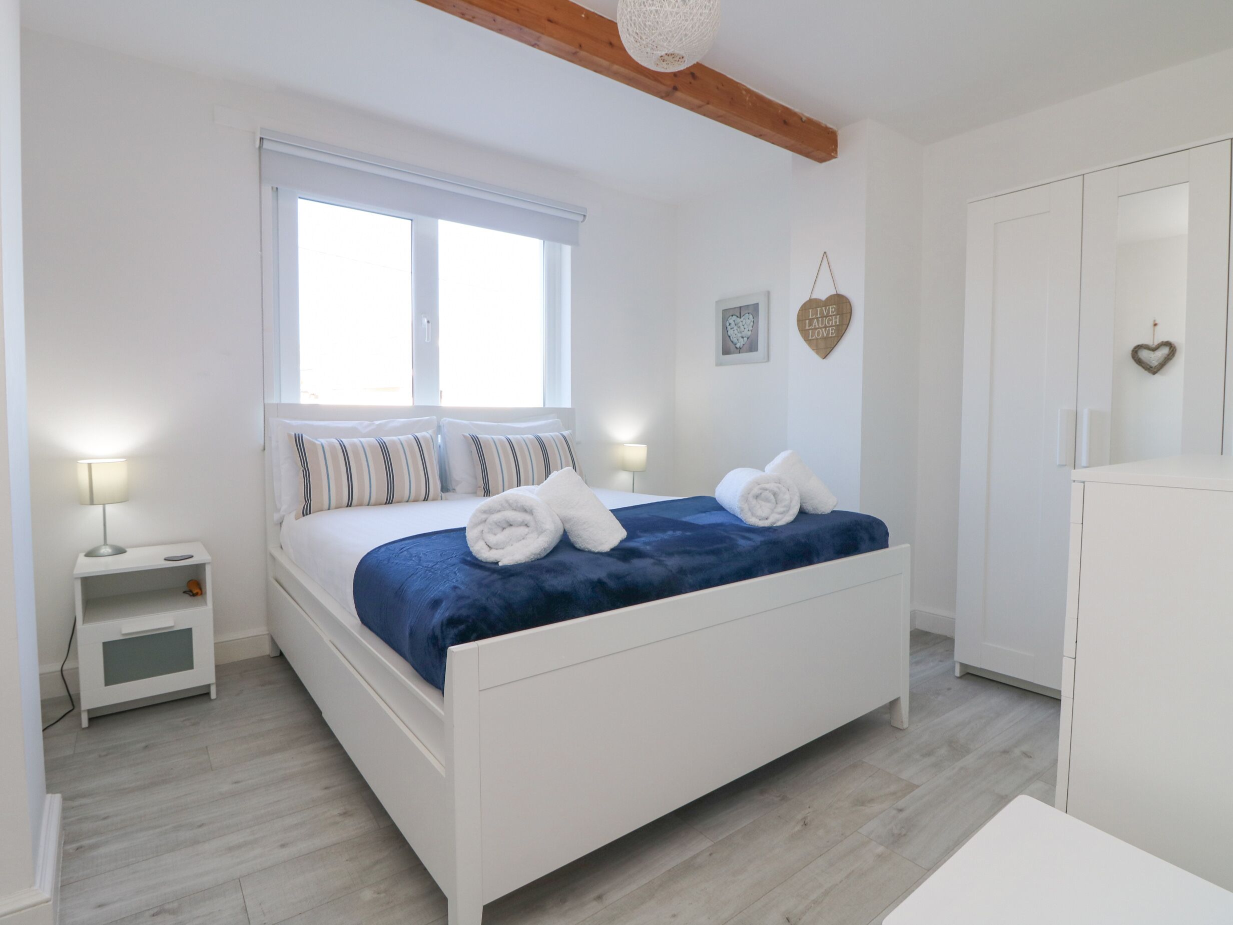 Casa de campo | 1 habitación, decoración personalizada y muebles diferentes 