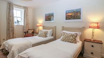 Cottage | Interior
