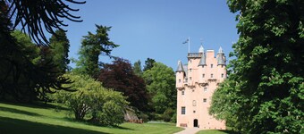 North Mains Cottage - Craigievar Castle