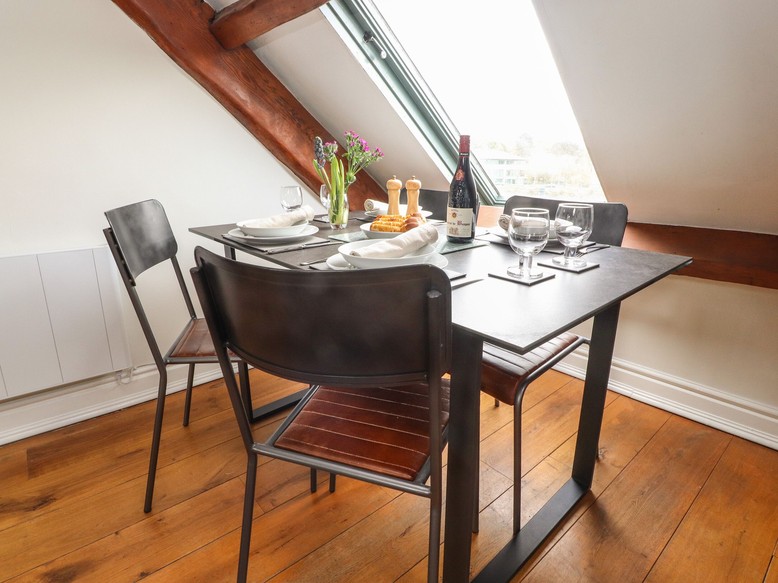 Cottage | Interior