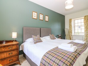 Cottage | 2 bedrooms, individually decorated, individually furnished, free WiFi - South Stables - House Of Dun (Montrose)