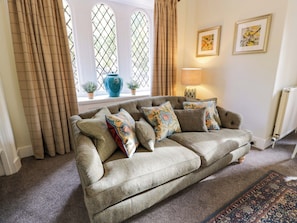 Cottage | Living area