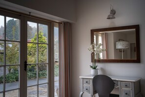 Chaumière | 3 chambres, décor unique, ameublement unique, accès au Wi-Fi (inclus)