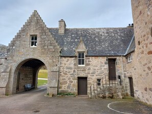 Exterior - Courtyard Cottage - Drum Castle (Banchory)
