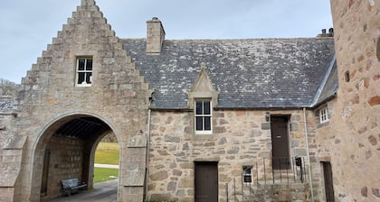 Courtyard Cottage - Drum Castle