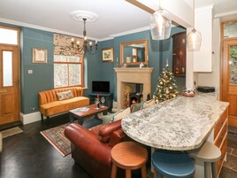 Cottage | Interior