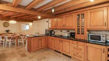 Cottage | Interior
