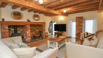 Cottage | Interior