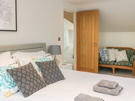 3 habitaciones, decoración personalizada y muebles diferentes 