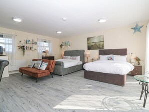 5 slaapkamers, individueel gedecoreerd, individueel gemeubileerd