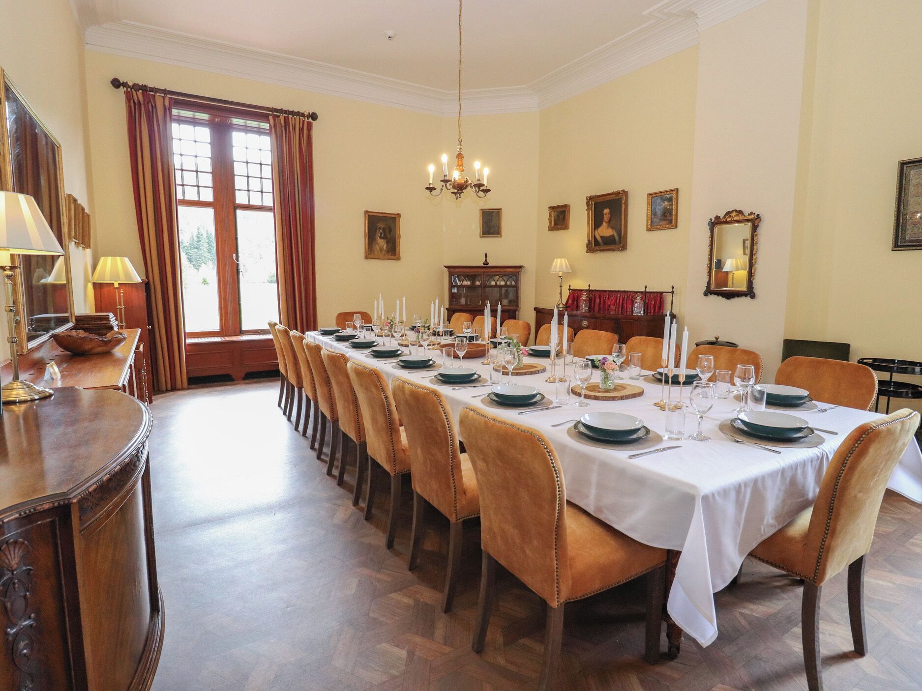 Cottage | Dining