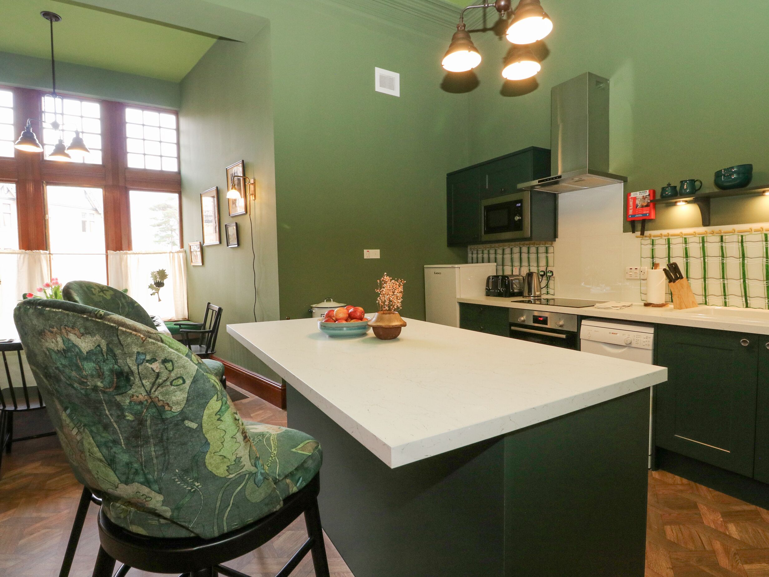 Cottage | Private kitchen | Fridge, microwave, dishwasher, electric kettle