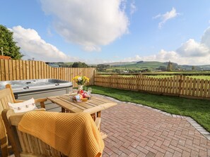 Cottage | Balcony - Tegfan Barn (Rhayader)