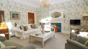 Cottage | Living area