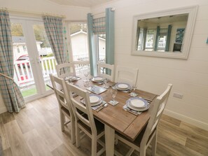 Cottage | Bếp riêng | Tủ lạnh, máy rửa bát, ấm điện, lò nướng bánh mì