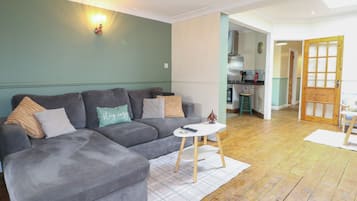 Cottage | Living area