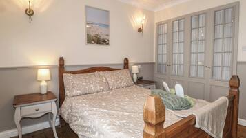 3 bedrooms, individually decorated, individually furnished, free WiFi