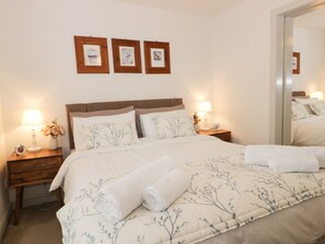 Cottage | 3 bedrooms, individually decorated, individually furnished, free WiFi - Potter Hill Cottage (Pickering)