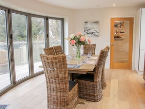 Cottage | Interior - Round House (Church Stretton)