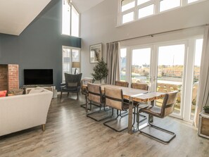 Living room - The Deck House (Chathill)