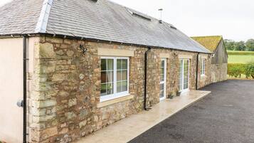 Cottage | Front of property