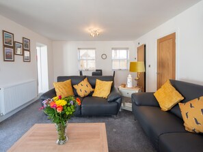 كوخ | غرفة المعيشة | تلفزيون