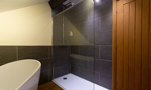 Cottage | Bathroom | Shower - Hayloft (Windermere)