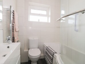 Cottage | Bathroom