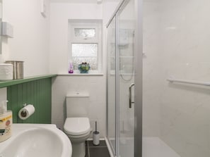 Cottage | Bathroom | Shower - Sea Peeps (Paignton)