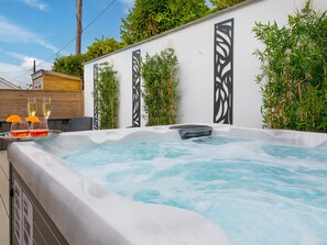 Cottage | Property grounds - Sea Sands (Penzance)