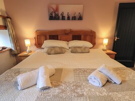 1 habitación, decoración personalizada y muebles diferentes 