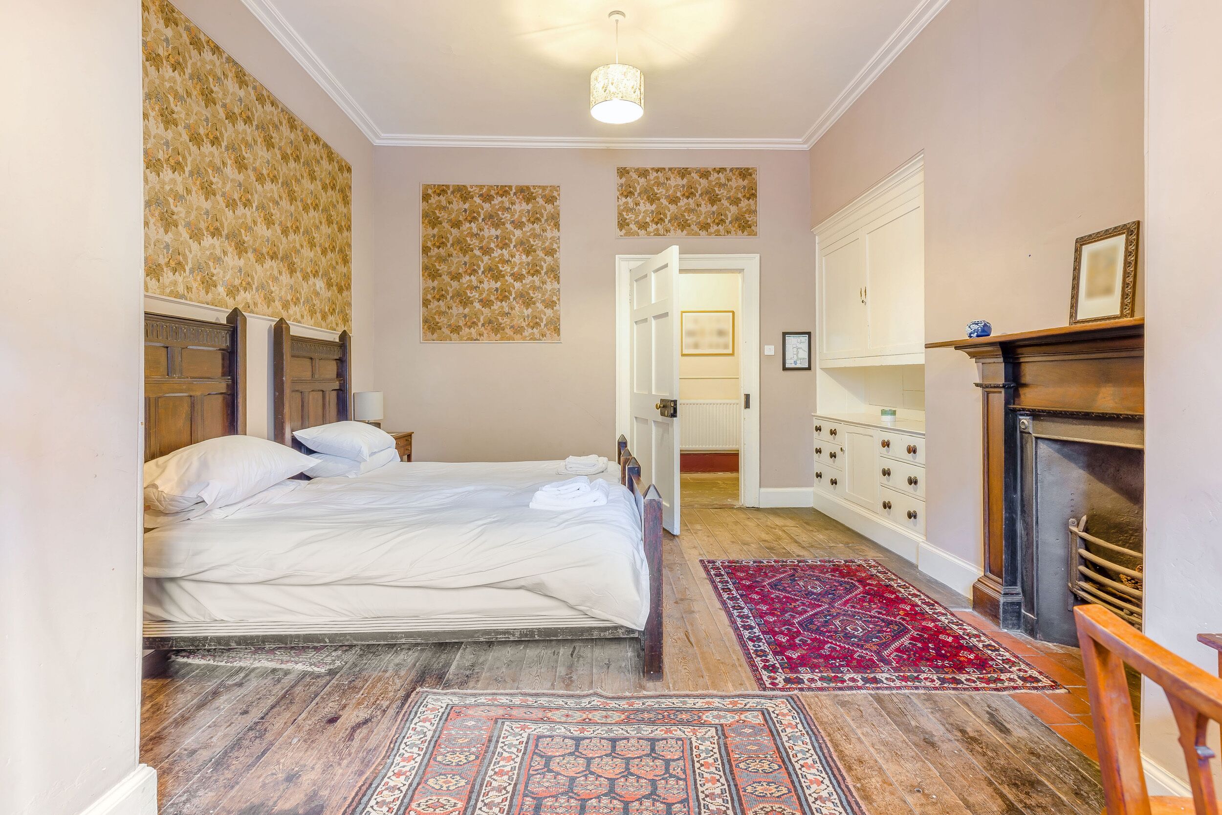 Cottage | 7 phòng ngủ, trang trí khác biệt 