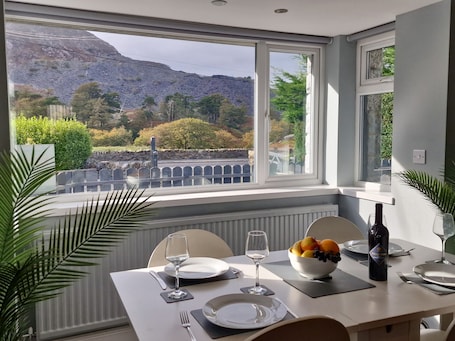 Restaurantes. Bryn