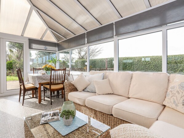 Cottage | Living room - Bryngwyn - Trearddur Bay (Holyhead)