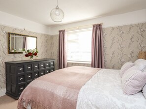Chaumière | 4 chambres, décor unique, ameublement unique, accès au Wi-Fi (inclus)